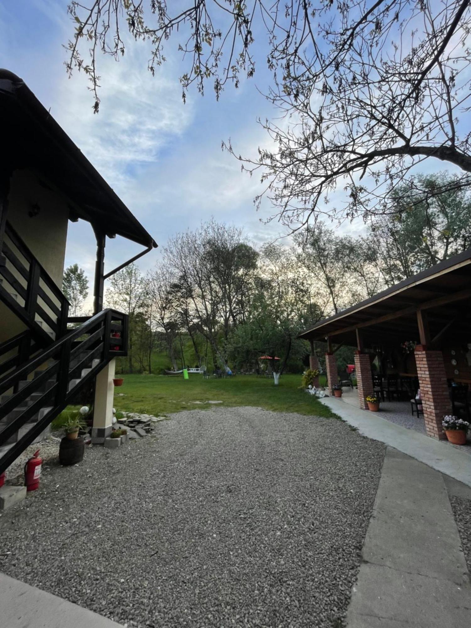Pensiunea Casa Godja Valeni  ภายนอก รูปภาพ